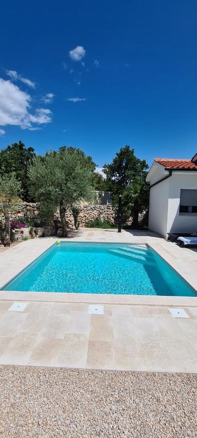 Villa Nevera Omišalj Exteriör bild