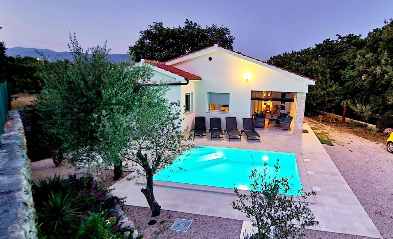 Villa Nevera Omišalj Exteriör bild