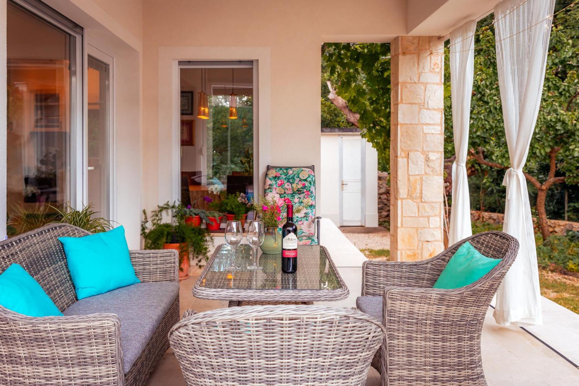 Villa Nevera Omišalj Exteriör bild