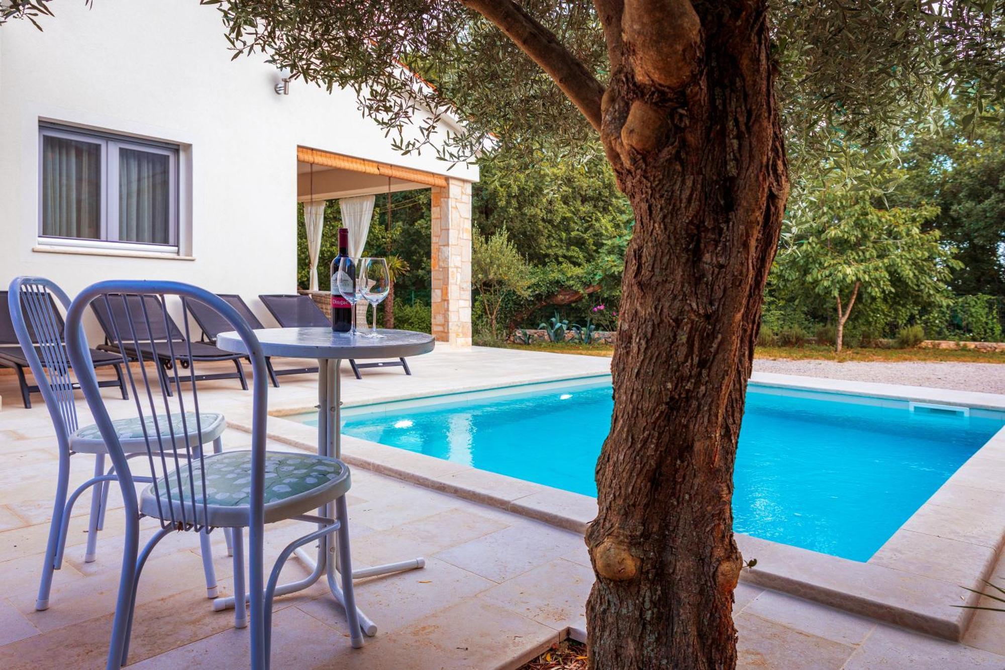 Villa Nevera Omišalj Exteriör bild